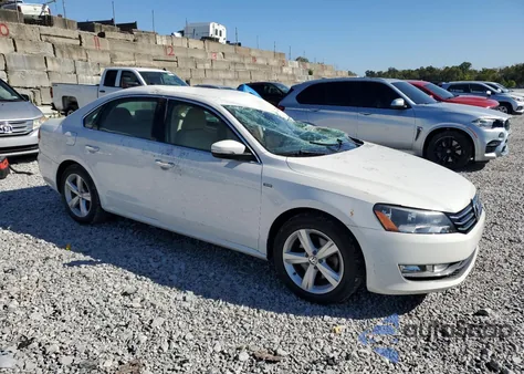 2015 Volkswagen Passat S из США, поврежденный, VIN 1VWAT7A38FC112059